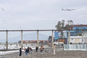 Аварии на морских судах, повреждения причалов: опасная стихия обрушится на побережье Кубани уже сегодня