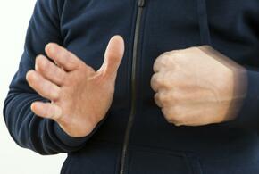 Мужчины, видимо, уже начали отмечать Новый год