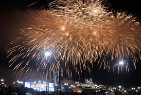 Где все-таки можно запускать салюты и как не испортить себе праздник? Советы знающих людей