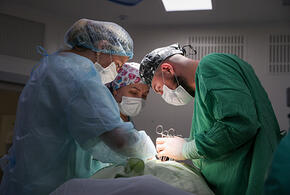 Им все по зубам: в российской больнице пациенту удалили здоровые органы вместо опухоли