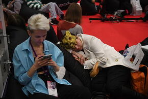 Кому нежелательно спать днем, рассказала сомнолог