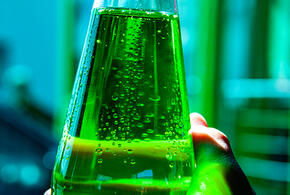 «Магнит» собирается убрать с полок опасный напиток с содержанием ацетона