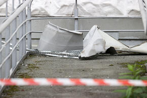 На месте продолжают работать экстренные службы