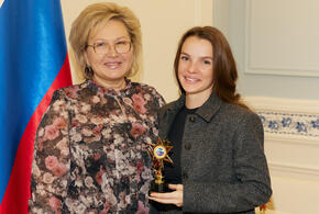 Премию «Лучший руководитель года» получила заместитель генерального директора «ЮгСтройИнвест» Татьяна Анашкина 