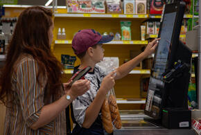 В краснодарских «Магнитах» при продаже алкоголя возраст покупателя теперь будет определяться по лицу, а не по паспорту