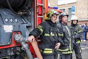 В Темрюке  после атаки БПЛА  полыхает морской порт. Площадь возгорания выросла до 4000 тысяч квадратных метров