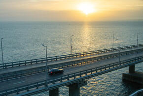 Движение по Крымскому мосту перекрыто. Что случилось?