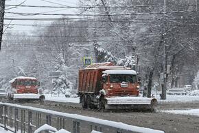 Мэр Краснодара призвал работодателей отпустить сотрудников с работы пораньше. Это нужно для уборки дорог