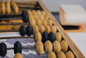 Можно озолотиться: эксперты выяснили, в каких отраслях быстрее всего растут зарплаты