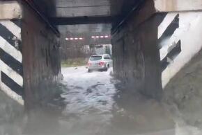 Новороссийск утонул в воде, в нескольких районах сильные потопы 
