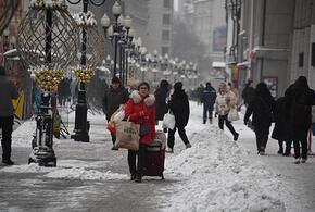 По стопам бабушек: у зумеров стали очень популярны «советские» сумки на колесиках
