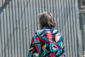 Разъяренная пенсионерка накинулась на 17-летнюю сотрудницу ПВЗ на юге России