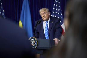 Средний палец от Трампа: оскорбивший президента США рабочий  получил неприличный ответ, а также за сутки собрал полмиллиона долларов