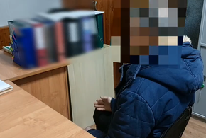 В Ейске 53-летний мужчина повредил Доску почета недопитым алкоголем