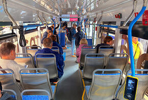 В Краснодаре подростков-вредителей, которые закидали трамвай камнями, ищет полиция