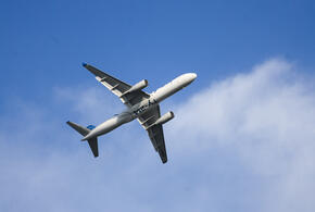 Самолет в небе