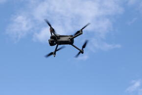Дрон в небе