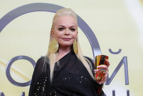 Лариса Долина