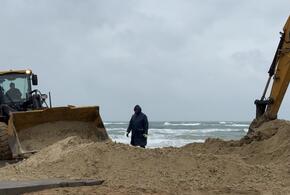 Пляжи в Анапе откроют в 2026? На курорте испытывают технологию по формированию чистого слоя песка 