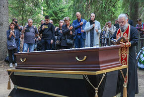 В РПЦ рассказали, можно ли развеивать прах усопших