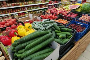 Прилавок с овощами и фруктами