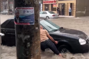 Разгул стихии в Дагестане: затоплены улицы Махачкалы, в Хасавюртском районе обрушился мост