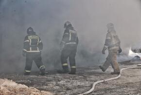 Спасателям удалось потушить лишь два пожара из трёх, произошедшие на нефтебазе в Тихорецке