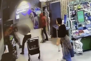 В Сочи произошло ограбление с ножом в сетевом магазине