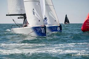 Парусная яхта