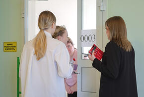 Не в праве прикасаться: Рособрнадзор запретил досматривать школьников на ЕГЭ