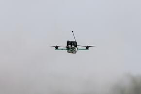 Дрон в небе
