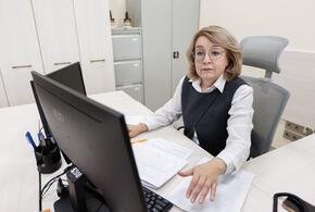 Скрытая угроза: офисный воздух разрушает кожу и волосы, рассказала косметолог