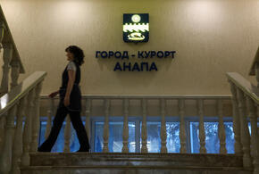 Собрались вместе казаки и школьники: в Анапе торжественно открыли бронзовый памятник князю Владимиру