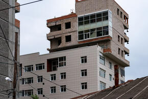 В Сочи ребенок сорвался с седьмого этажа недостроенного здания