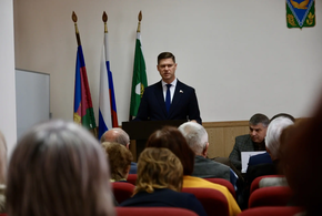 Депутат Госдумы Алтухов и депутат ЗСК Булдиный встретились с активом Апшеронского района, чтобы узнать, что больше всего волнует жителей 