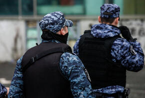Силовики проводят операцию уже около суток