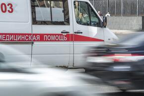 При взрыве автомобиля в Санкт-Петербурге погиб военный. Его жена в реанимации