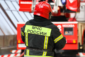 Огонь продолжают тушить