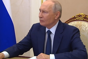 Президент принял участие в онлайн-голосовании из своего рабочего кабинета