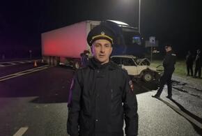 «ВАЗ» влетел в грузовик, двое скончались на месте: жуткое ДТП в Абинске Краснодарского края 