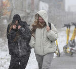Будет сбивать с ног: штормовое предупреждение посильному ветру и мокрому снегу объявили в Краснодарском крае