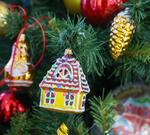 Мы изучили цены и узнали, во сколько обойдутся ретро-украшения