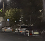 Под 100 автомобилей ждут своей очереди на заправку среди ночи в Новороссийске. Есть видео. Ситуация с бензином вновь осложнилась